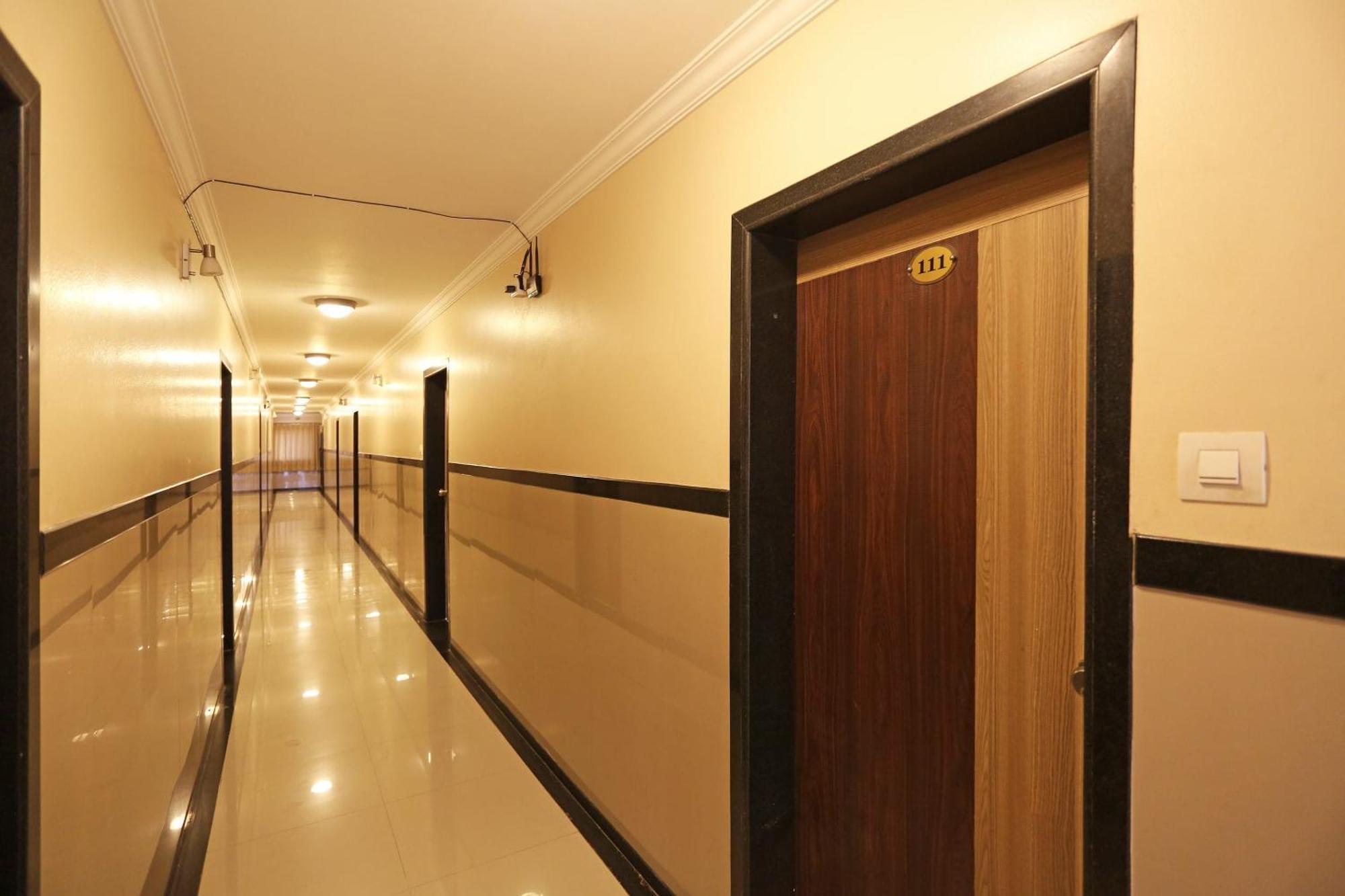 Spot On Hotel Sai Pancham Shirdi Exteriör bild